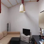 Studio Cochet In Centrul Bucurestiului *